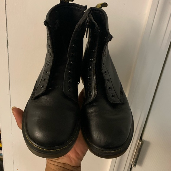 COPY - Kids Dr. Martens - Picture 4 of 5